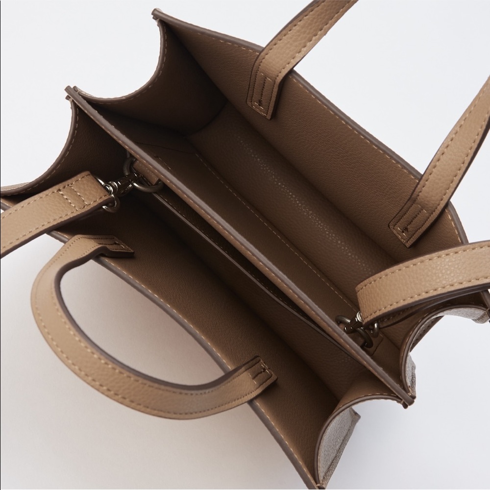 UNIQLO Tote - Picture 3 of 4